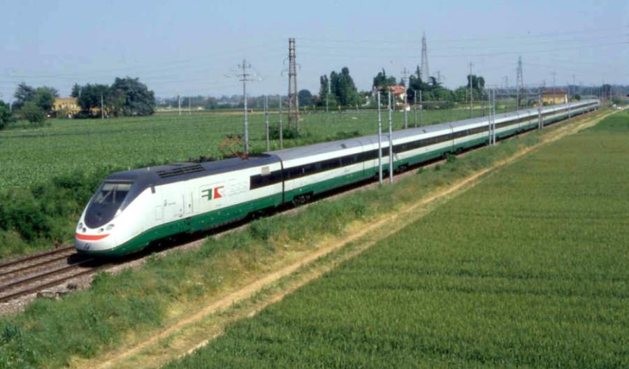 KDP Cargo. Włosi przebudują szybkie pociągi pasażerskie na… towarowe KDP Cargo. Włosi przebudują szybkie pociągi pasażerskie na… towarowe
