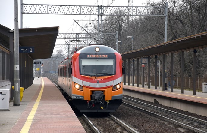 Posłanki i posłowie pytają o szanse na tańszy prąd dla kolei