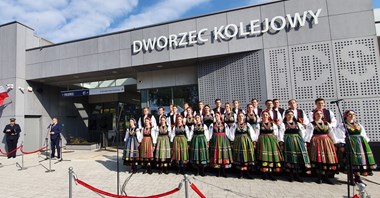 Mława: Dworzec systemowy bez kasy biletowej, ale z nowym patronem 