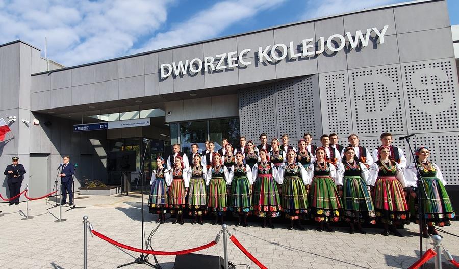 Mława: Dworzec systemowy bez kasy biletowej, ale z nowym patronem Mława: Dworzec systemowy bez kasy biletowej, ale z nowym patronem
