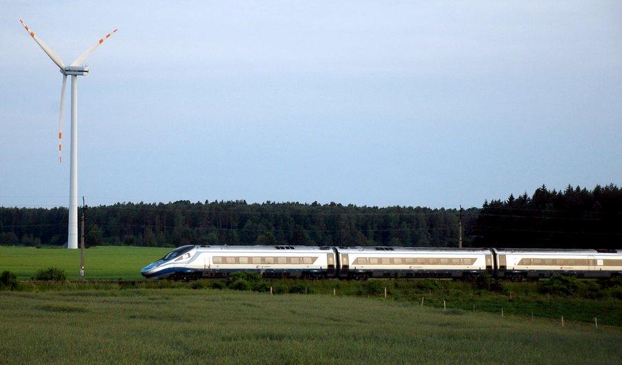 PKP Intercity do 2030 roku chce wydać 27 miliardów złotych PKP Intercity do 2030 roku chce wydać 27 miliardów złotych