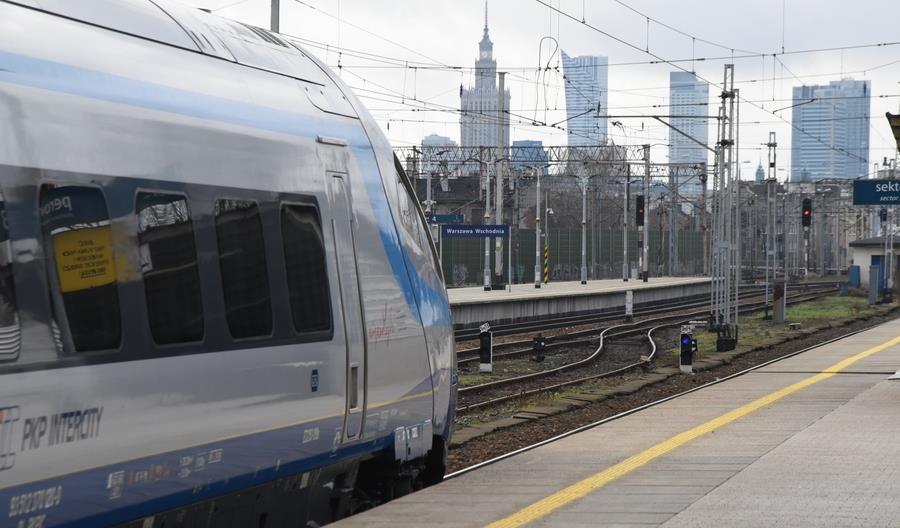 UTK podsumowuje rok 2021 na kolei. Było 245 milionów pasażerów