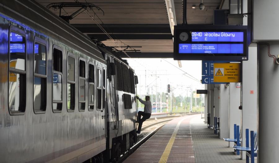 Osoba z niepełnosprawnością nie weszła na pokład pociągu PKP IC. „Wyjaśniamy sytuację” Osoba z niepełnosprawnością nie weszła na pokład pociągu PKP IC. „Wyjaśniamy sytuację”