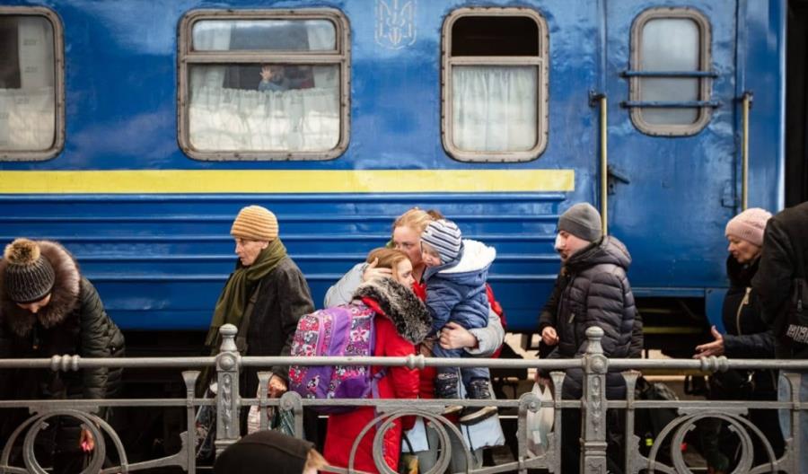 Kolejny pasażerski pociąg ostrzelany na Ukrainie Kolejny pasażerski pociąg ostrzelany na Ukrainie
