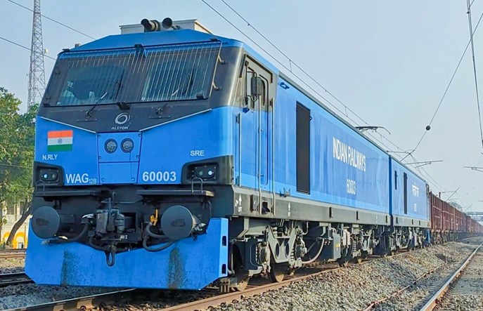 Koleje Indyjskie wstrzymują ruch pasażerski… aby przewozić węgiel