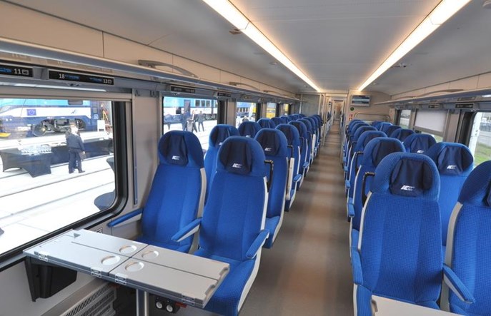 Pasażerowie wciąż czekają na nowe Flirty PKP Intercity