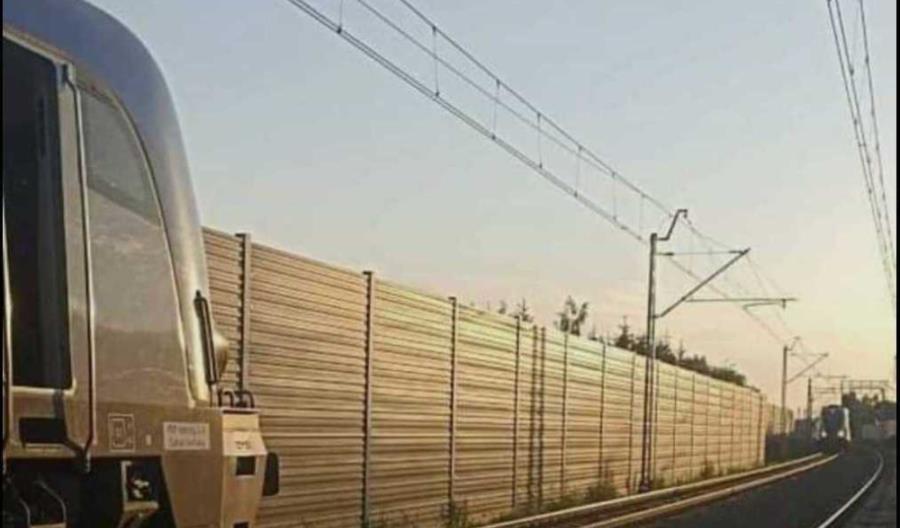 Dwa pociągi PKP Intercity na jednym torze Dwa pociągi PKP Intercity na jednym torze