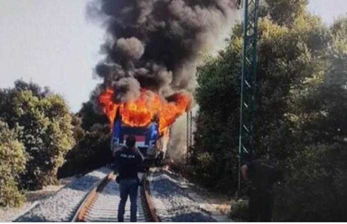 Pożar pociągu ATR 220 produkcji Pesy we Włoszech [film]