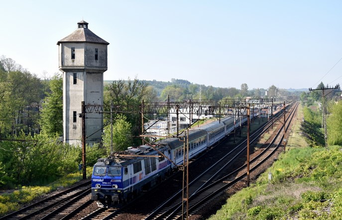 Co się dzieje z punktualnością PKP Intercity?