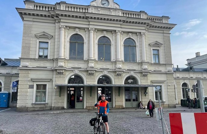 Rowerem z Kijowa do Berlina. Zbiórka na pomoc rodzinom poległych ukraińskich kolejarzy