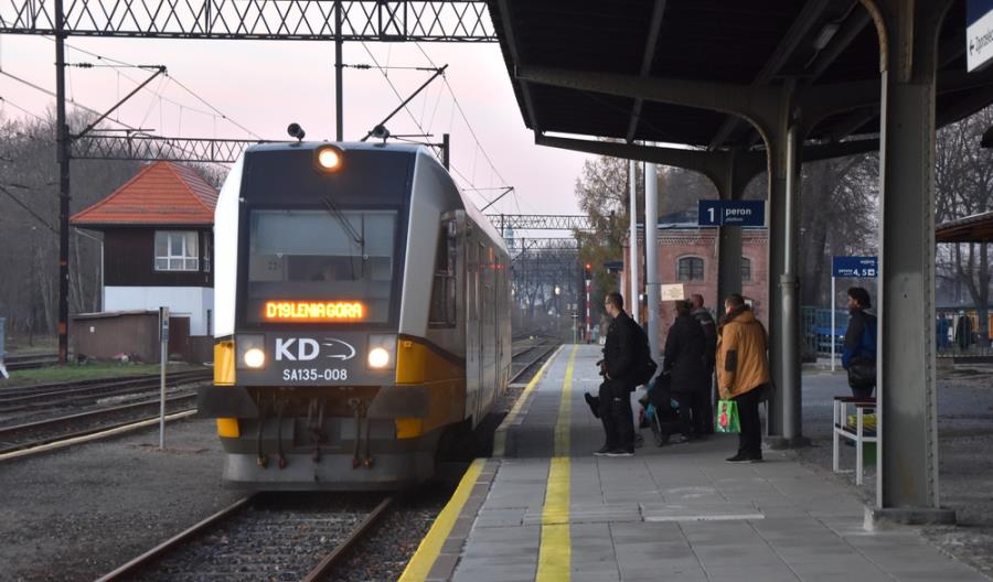 Na całym Dolnym Śląsku bez komunikacji zastępczej. Przez chwilę Na całym Dolnym Śląsku bez komunikacji zastępczej. Przez chwilę