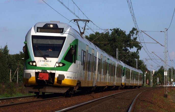 Planowane przeglądy i naprawy pierwszych mazowieckich Flirtów nieco tańsze