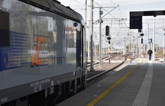 PKP Intercity chce wynająć elektrowozy. Nawet powolne