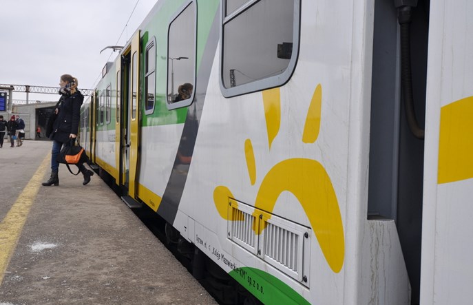 Wielkie kolejowe utrudnienia w Warszawie. Pociągi pojadą „stadami" po jednym torze