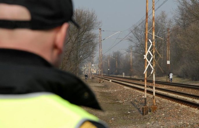 Lokomotywa najechała na skład towarowy w Szczecinie Podjuchach