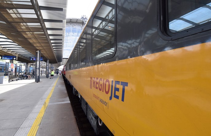 Adamczyk: Prywatni przewoźnicy chcą otwartego dostępu, a później nie jeżdżą