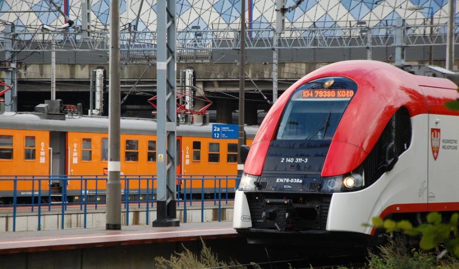 Rekordowe przewozy na kolei w 2022 roku. Pociąg wybrało 342 mln pasażerów Rekordowe przewozy na kolei w 2022 roku. Pociąg wybrało 342 mln pasażerów