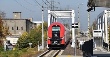 Nagłe zmiany w rozkładzie jazdy w Warszawie. SKM i KM odwołują pociągi [lista składów]