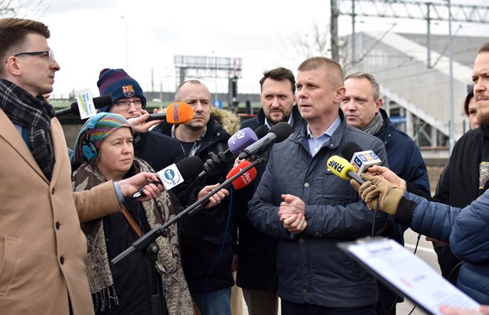 Koleje Mazowieckie pytają PLK: Czy jesteśmy winni temu, że chcemy wozić ludzi?