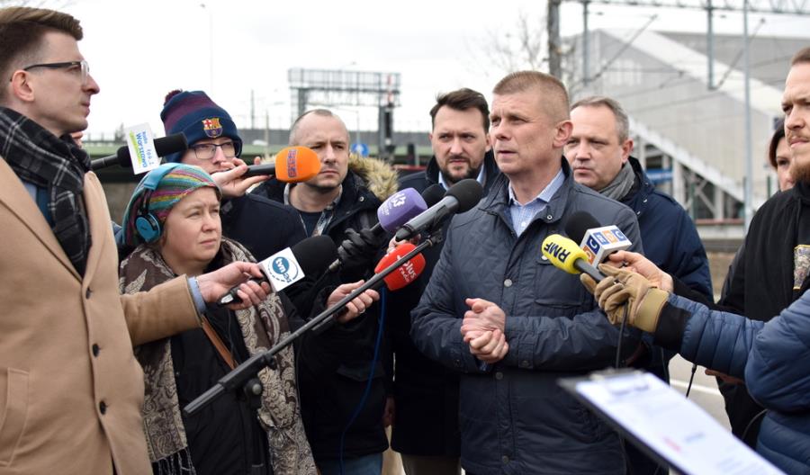 Koleje Mazowieckie pytają PLK: Czy jesteśmy winni temu, że chcemy wozić ludzi? Koleje Mazowieckie pytają PLK: Czy jesteśmy winni temu, że chcemy wozić ludzi?