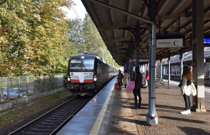 Pociągi Warszawy i Trójmiasta do Berlina pojadą z przesiadką w Niemczech