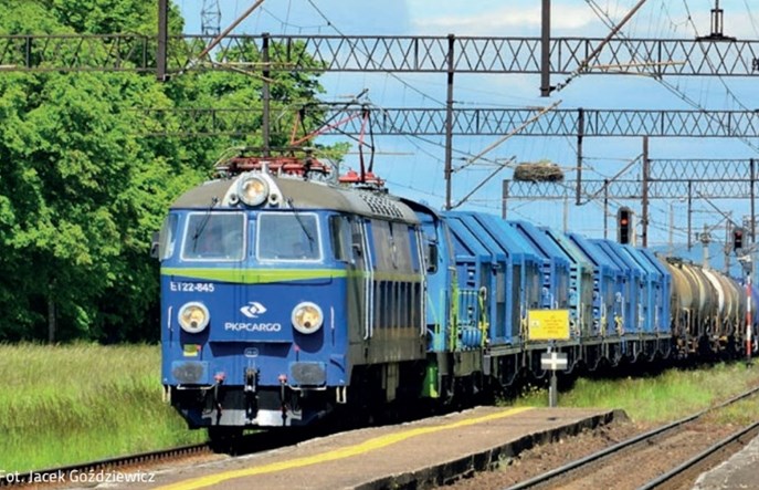 Kolej sprawdza się w trudnych warunkach. Wojsko planuje inwestycje
