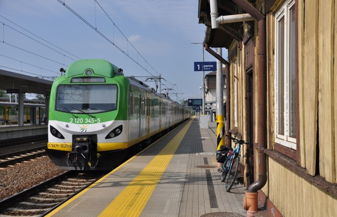 Po 9 latach modernizacji linii Warszawa - Radom pojedziemy po niej 160 km/h