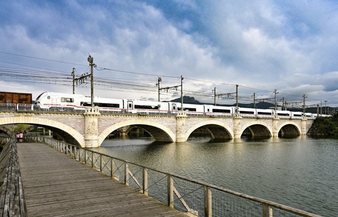 Pierwszy skład Talgo ICE-L dla DB przyjechał do Niemiec Pierwszy skład Talgo ICE-L dla DB przyjechał do Niemiec