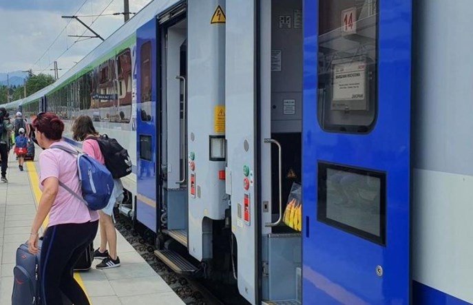 Nie kursują pociągi z Zielonej Góry do Wrocławia i Szczecina [aktualizacja]