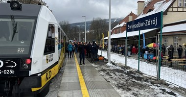 Pierwszy pociąg w Świeradowie-Zdroju. Byliśmy na pokładzie! [zdjęcia]