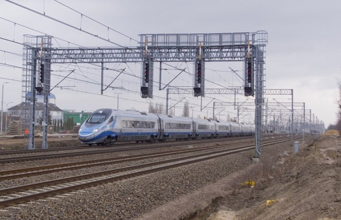 Malepszak: Pociągi Wrocław – Warszawa muszą przyspieszyć