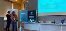 Maty wibroizolacyjne w konstrukcjach nawierzchni torowych - prelekcja TINES na konferencji INFRASZYN 2025