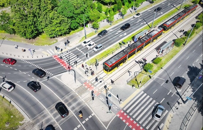 Jednoślady, auta czy seniorzy – co lub kto powoduje najwięcej wypadków w Warszawie?