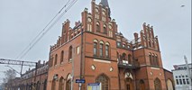 Miliony na rewitalizację neogotyckiego dworca w Nowych Skalmierzycach 