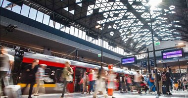 Mieszkańcy w Łódzkiem stawiają na kolej 