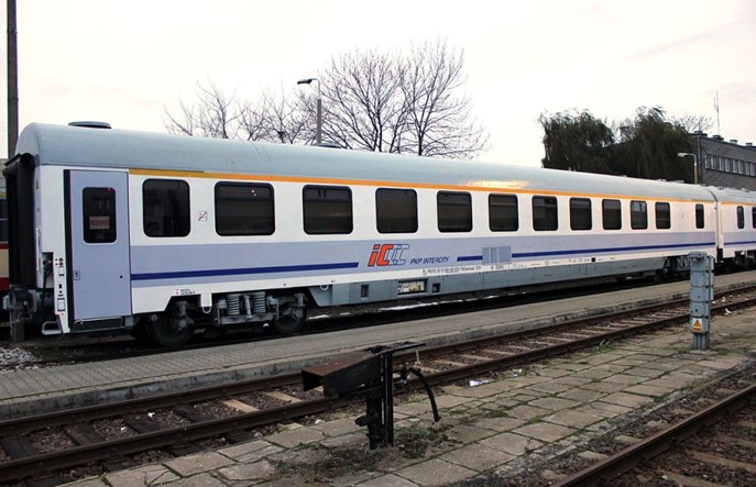 Małe zainteresowanie na naprawę 49 wagonów Intercity