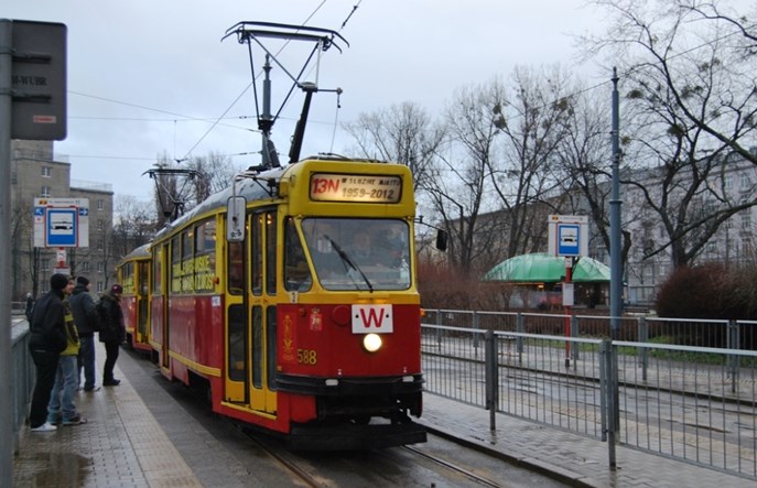 Plac Narutowicza z pętlą tylko dla tramwajów zabytkowych