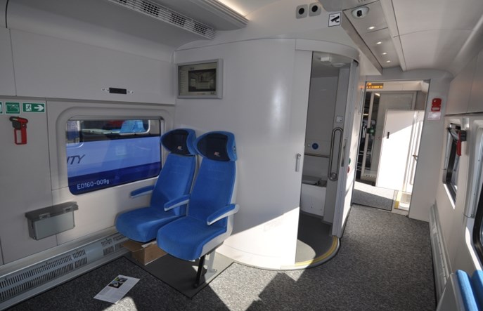  Dart zabiera na pokład osobę niepełnosprawną (wideo) 