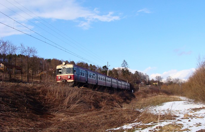 Województwo małopolskie skasowało rentowne połączenia?