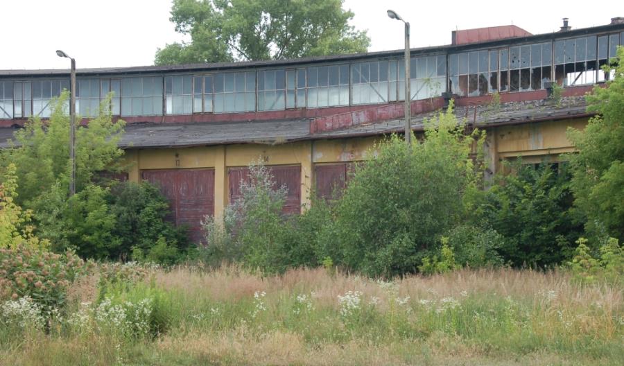 Znika hala wachlarzowa Parowozowni Dęblin Znika hala wachlarzowa Parowozowni Dęblin