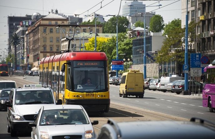 Warszawa. Transport szynowy to połowa komunikacji miejskiej