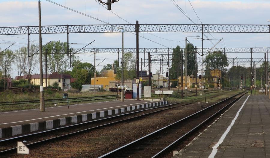 Przygotowania do elektryfikacji linii z Krotoszyna do Głogowa Przygotowania do elektryfikacji linii z Krotoszyna do Głogowa