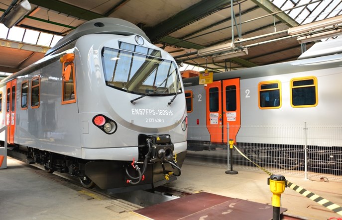 14WE kontra EN57 Feniks w przetargu SKM Warszawa [oferty]