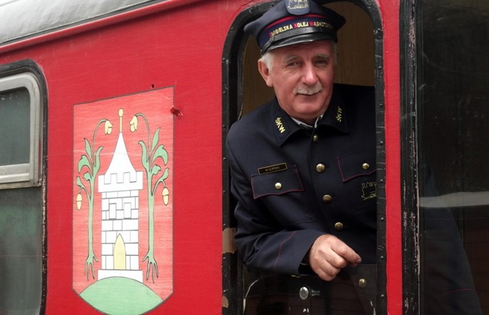 Cztery dekady na wąskim torze