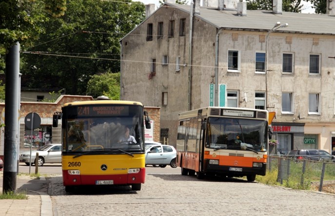 Ksawerów remontuje tramwaj, autobus do września