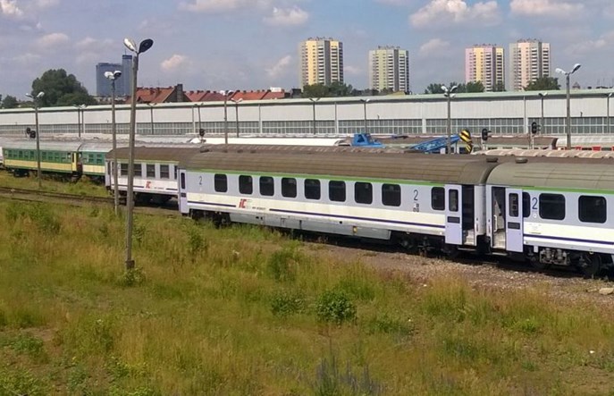 Posłowie zaniepokojeni brudnym taborem PKP IC