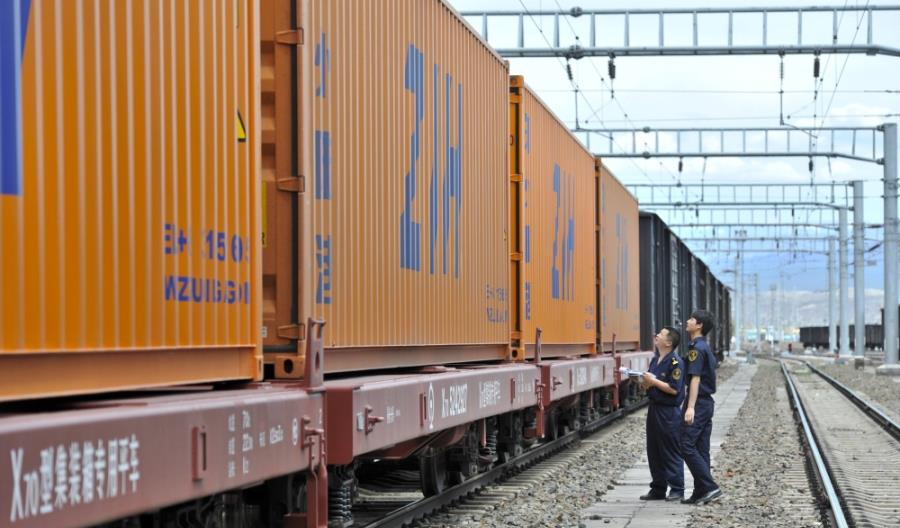 Chiny mocno wspierają transport towarów koleją. Również do Łodzi Chiny mocno wspierają transport towarów koleją. Również do Łodzi