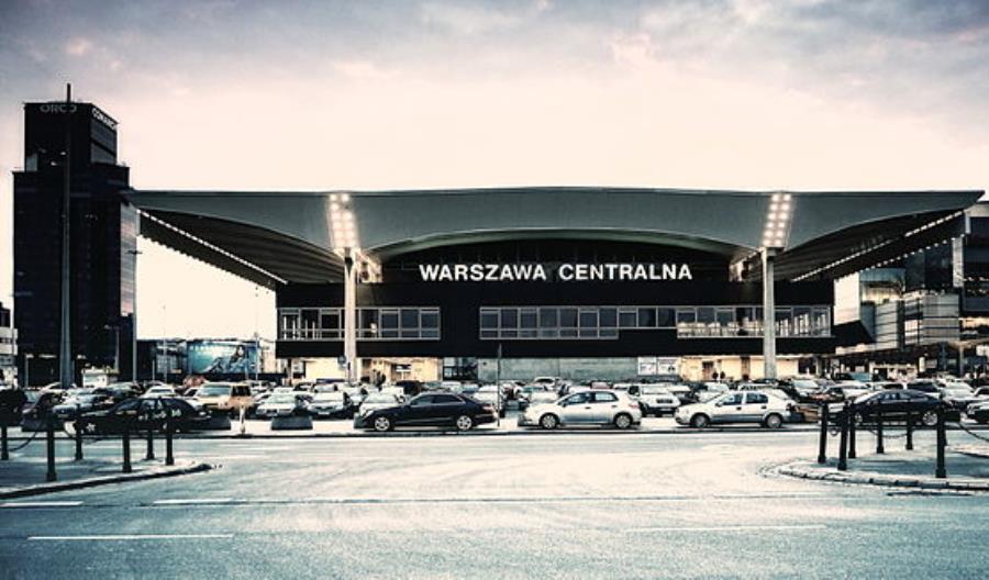 Warszawa Centralna ewakuowana, ogromne utrudnienia w stolicy Warszawa Centralna ewakuowana, ogromne utrudnienia w stolicy