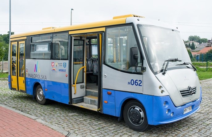 Koleje Małopolskie z dwunastoma liniami dowozowymi do pociągów
