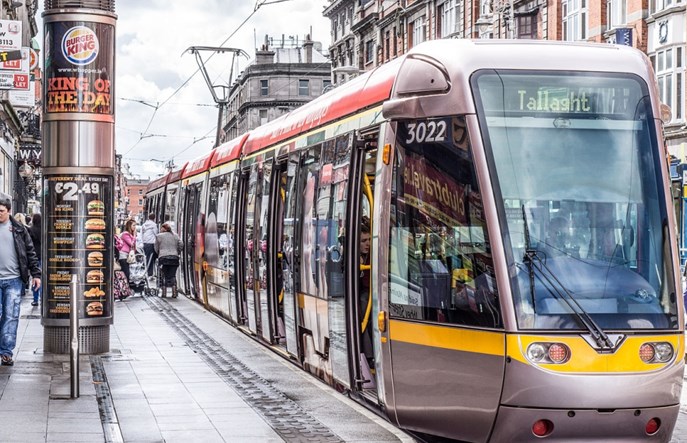 Irlandzki tramwajarz nie pojechał, bo kończył zmianę. Jest kara